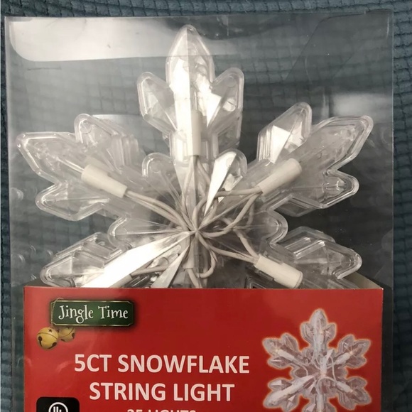 5 Count Snowflake String Light Indoor/Outdoor 6.5” - Picture 3 of 3